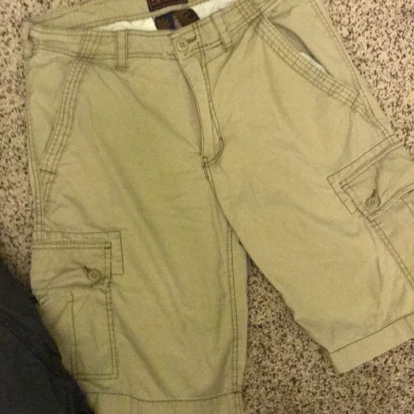 Cargo shorts - Picture 3 of 3